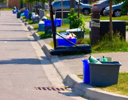 Commercial waste collection vehicles in Broxbourne